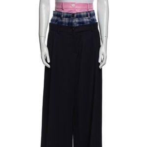 Fits like a size 4.

Waist: 24”
Hip: 38”
Rise: 17.5”
Inseam: 30”
Retail: $1195